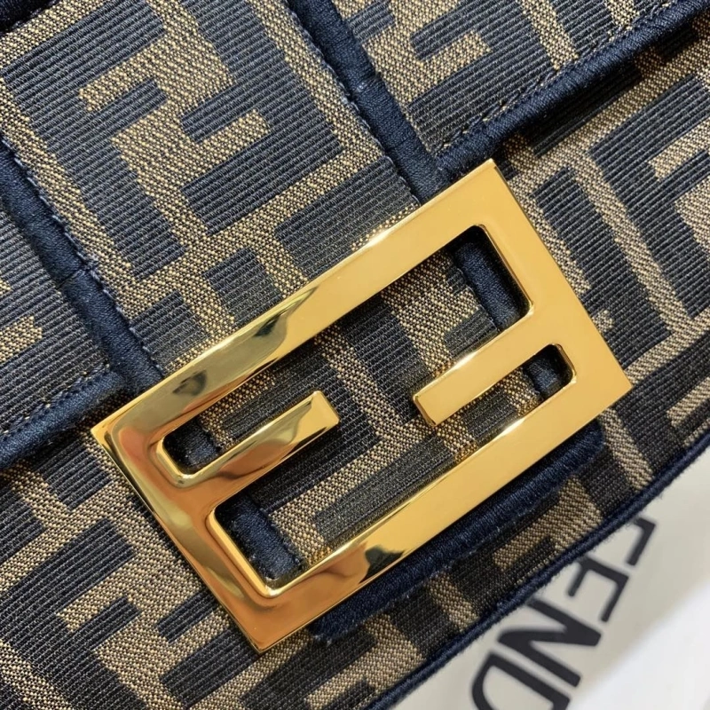 F**di baguette bags 4370-0106