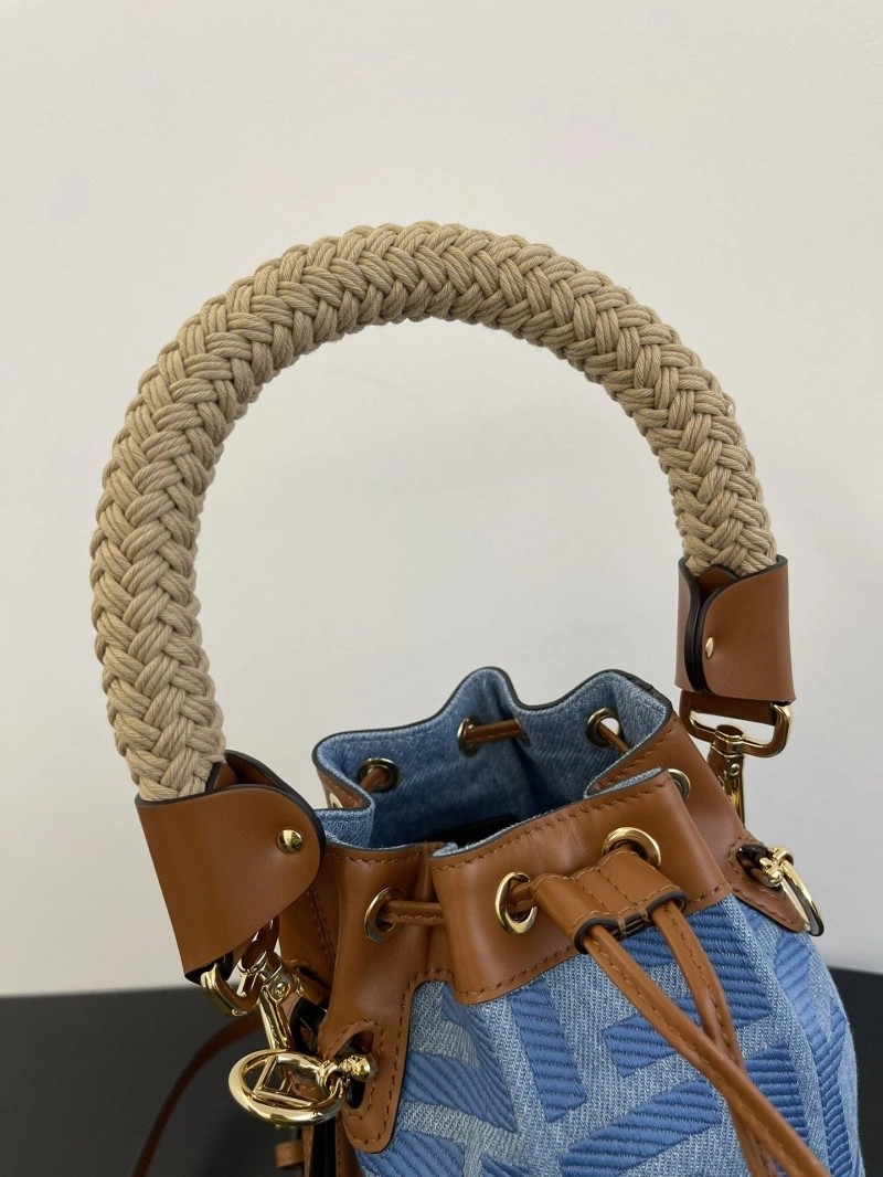 F**di bucket bags 4370-0115