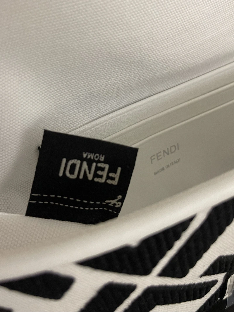 F**di baguette bags 4370-0121