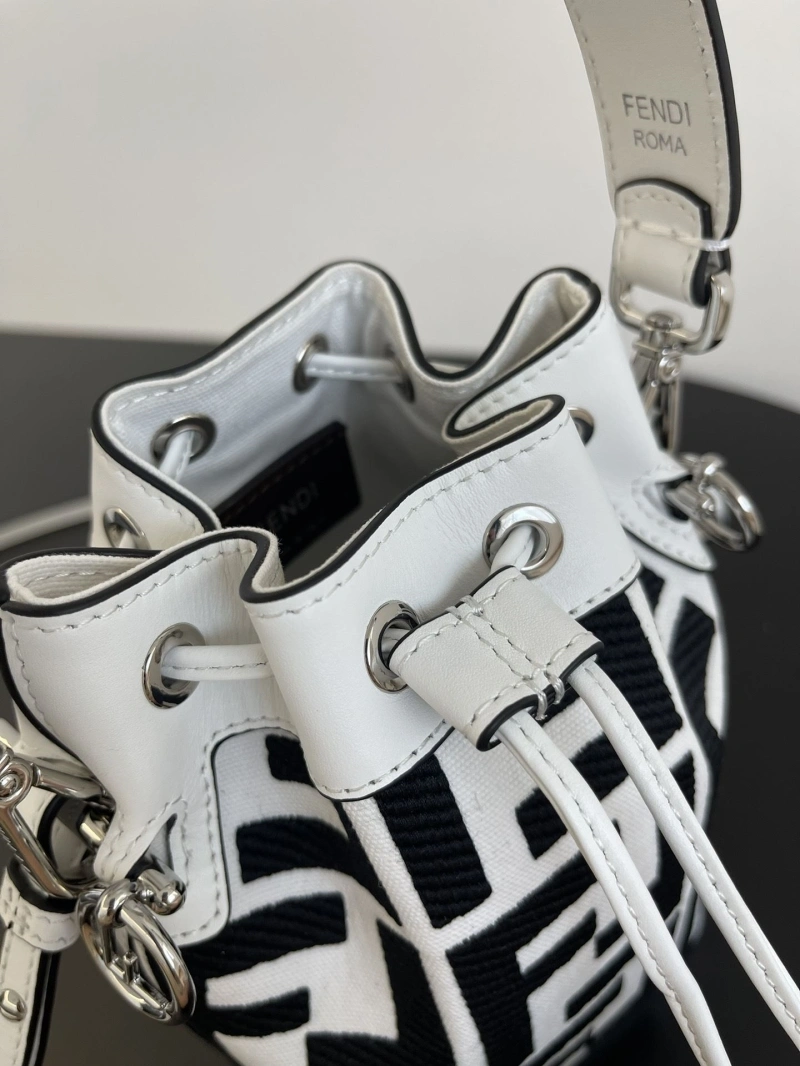 F**di bucket bags 4370-0122
