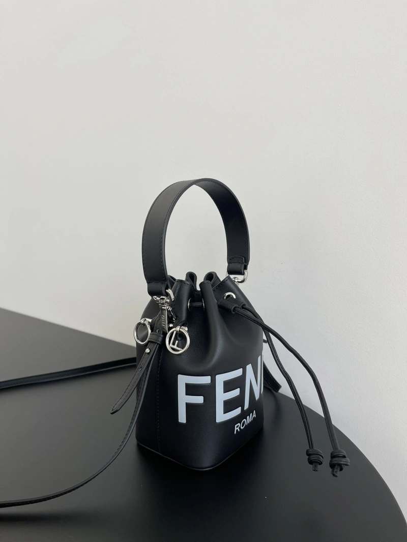 F**di bucket bags 4370-0123