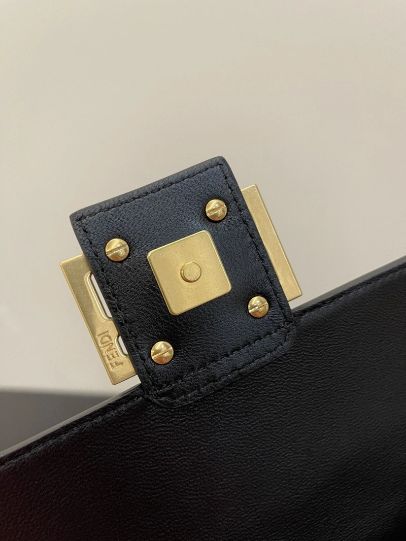 F**di baguette bags 4370-0213