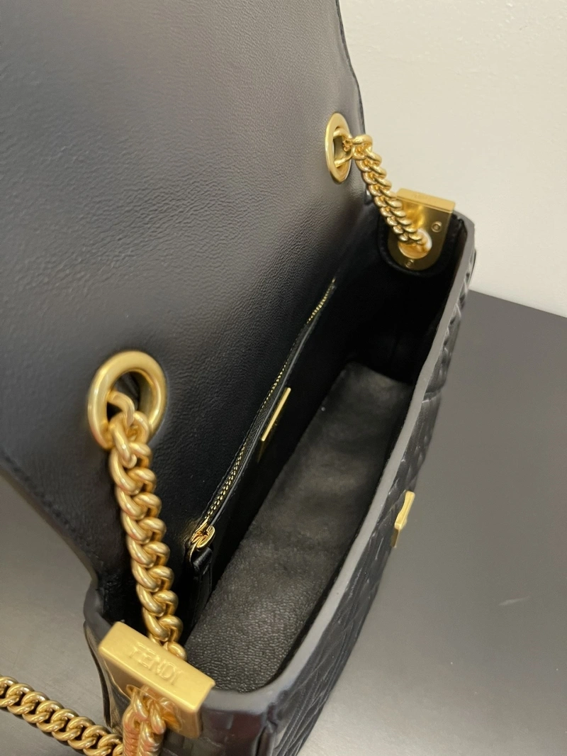 F**di baguette bags 4370-0213