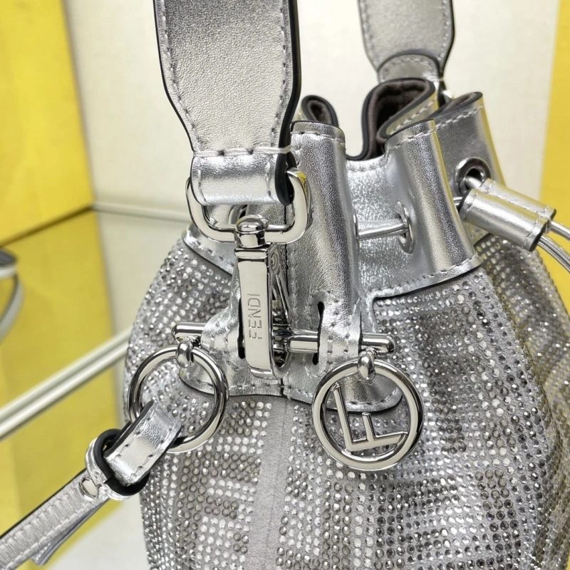 F**di bucket bags 4370-0279