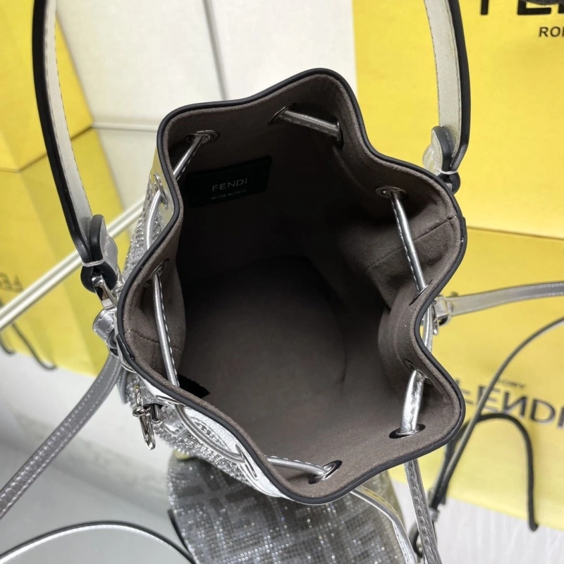 F**di bucket bags 4370-0279