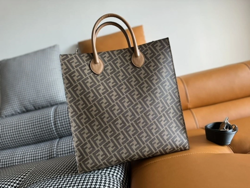 F**di shopping bags 4370-0300