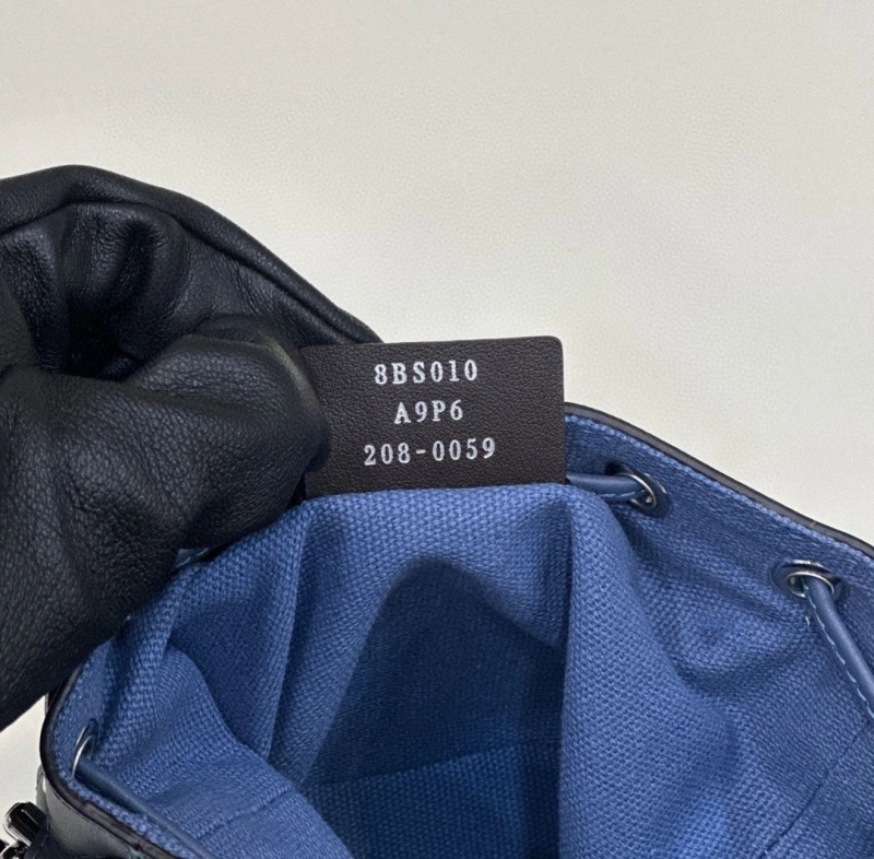 F**di bucket bags 4370-0309