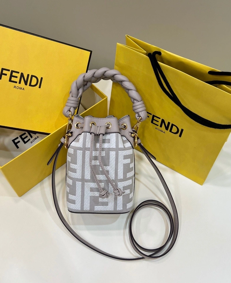 F**di bucket bags 4370-0310
