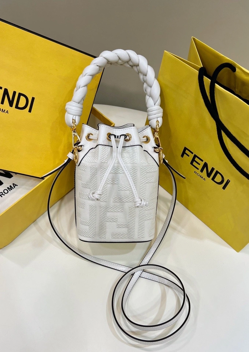 F**di bucket bags 4370-0312