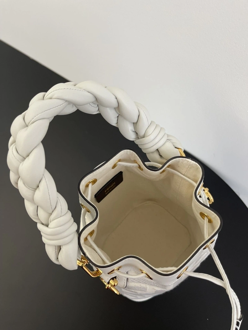 F**di bucket bags 4370-0316