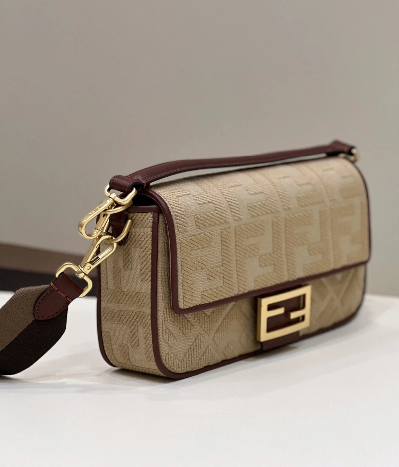 F**di baguette bags 4370-0323
