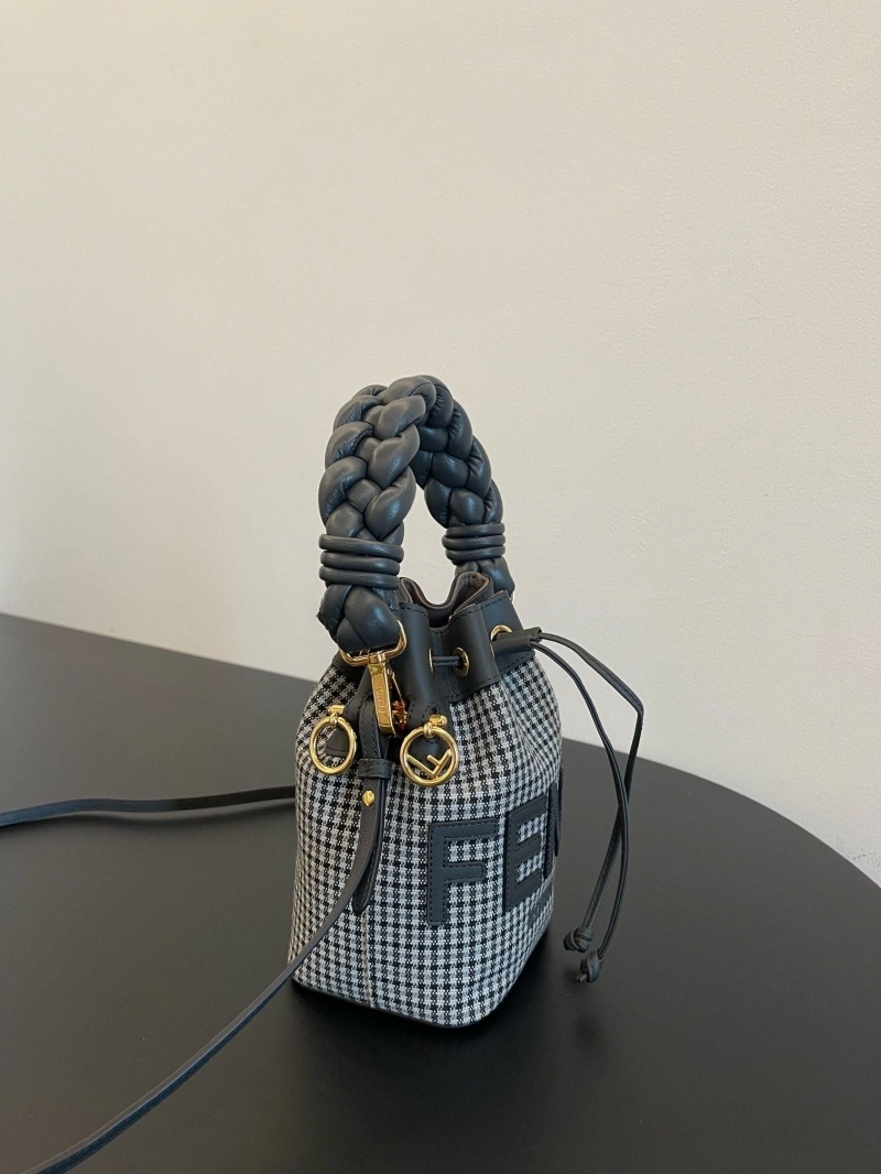 F**di bucket bags 4370-0329
