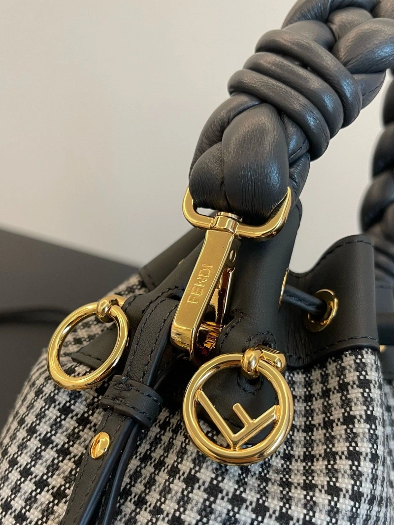 F**di bucket bags 4370-0329