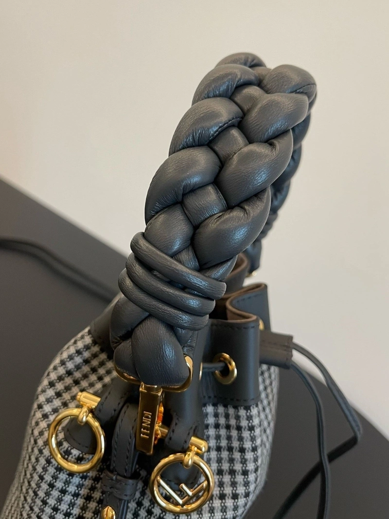 F**di bucket bags 4370-0329