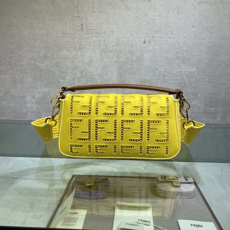 F**di baguette bags 4370-0366