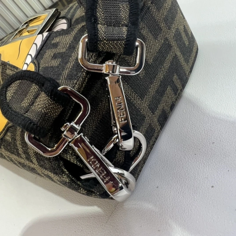 F**di baguette bags 4370-0369