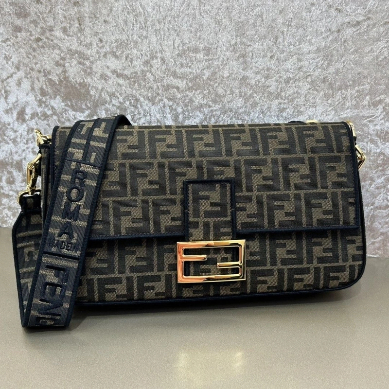 F**di baguette bags 4370-0383