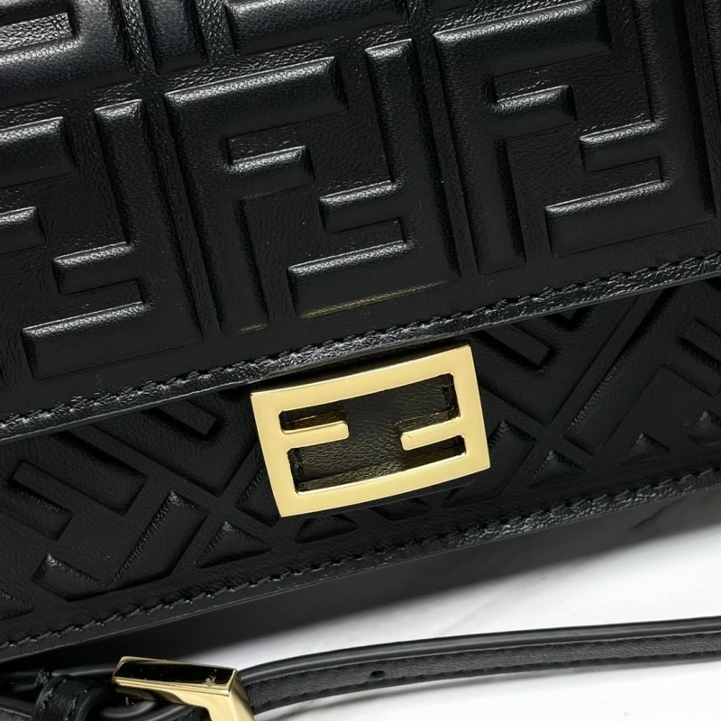 F**di baguette bags 4370-0392