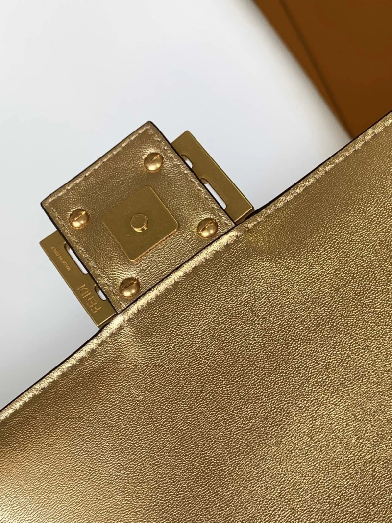 F**di baguette bags 4370-0412