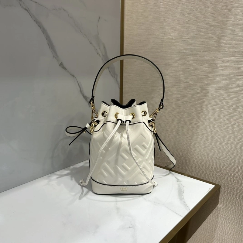 F**di bucket bags 4370-0569
