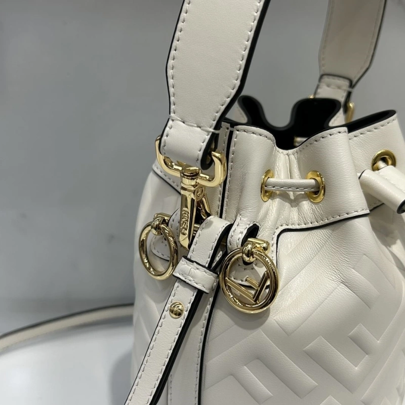 F**di bucket bags 4370-0569