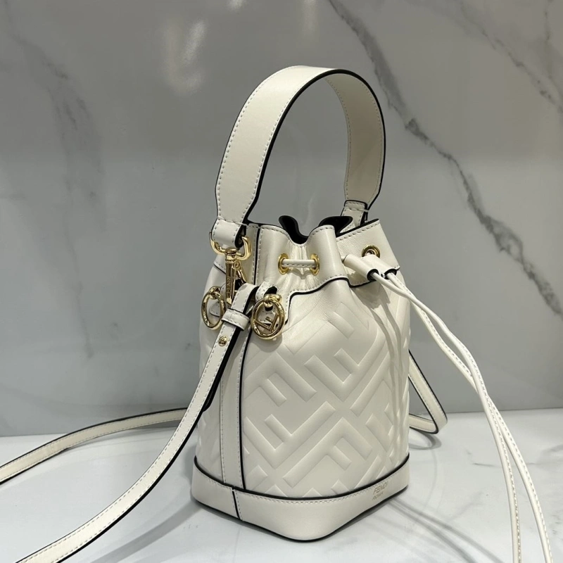 F**di bucket bags 4370-0569