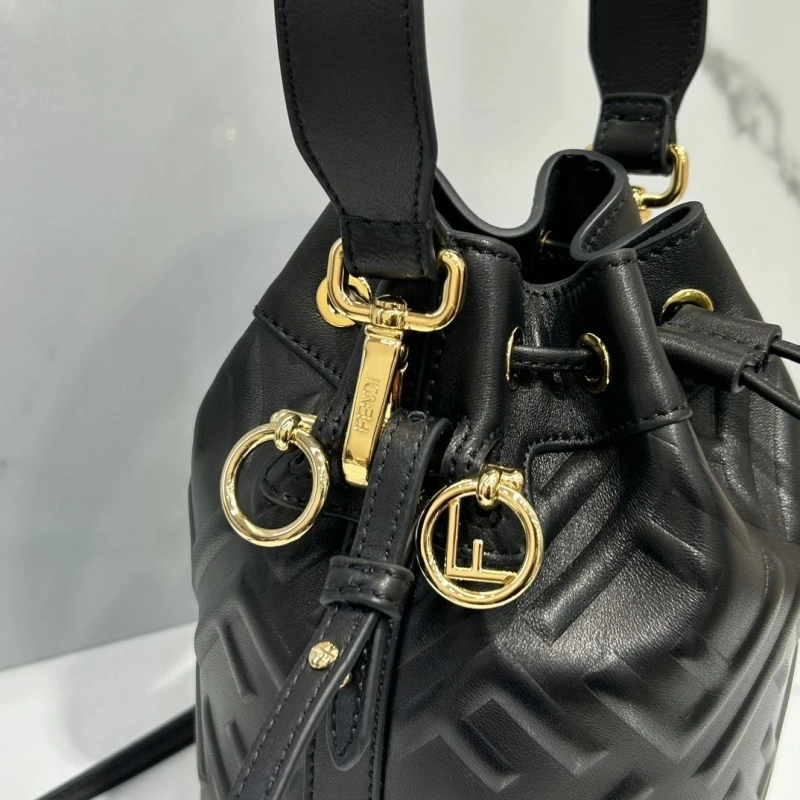 F**di bucket bags 4370-0570
