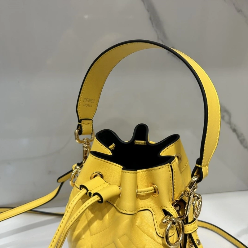 F**di bucket bags 4370-0571