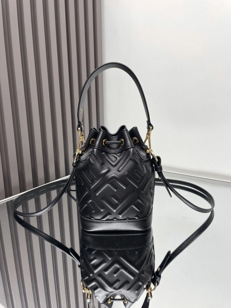 F**di bucket bags 4370-0581