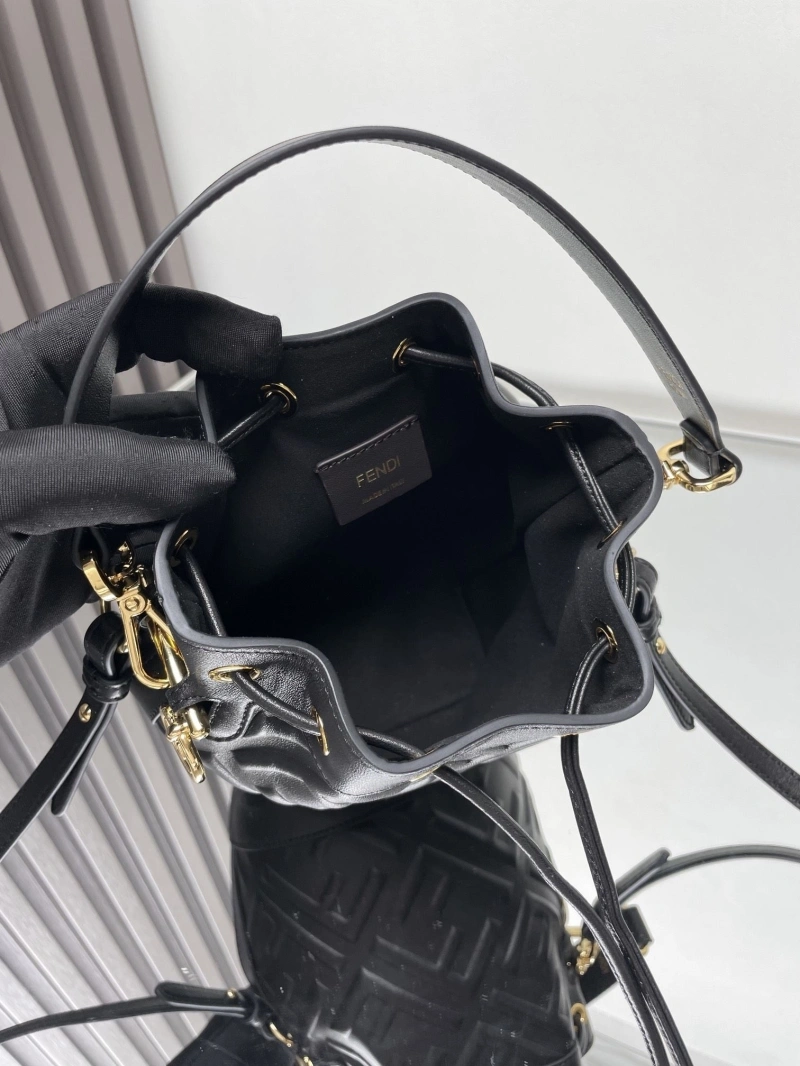 F**di bucket bags 4370-0581