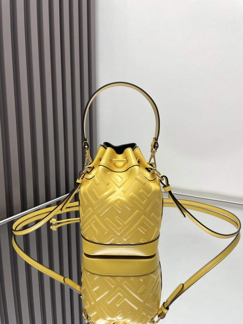 F**di bucket bags 4370-0583