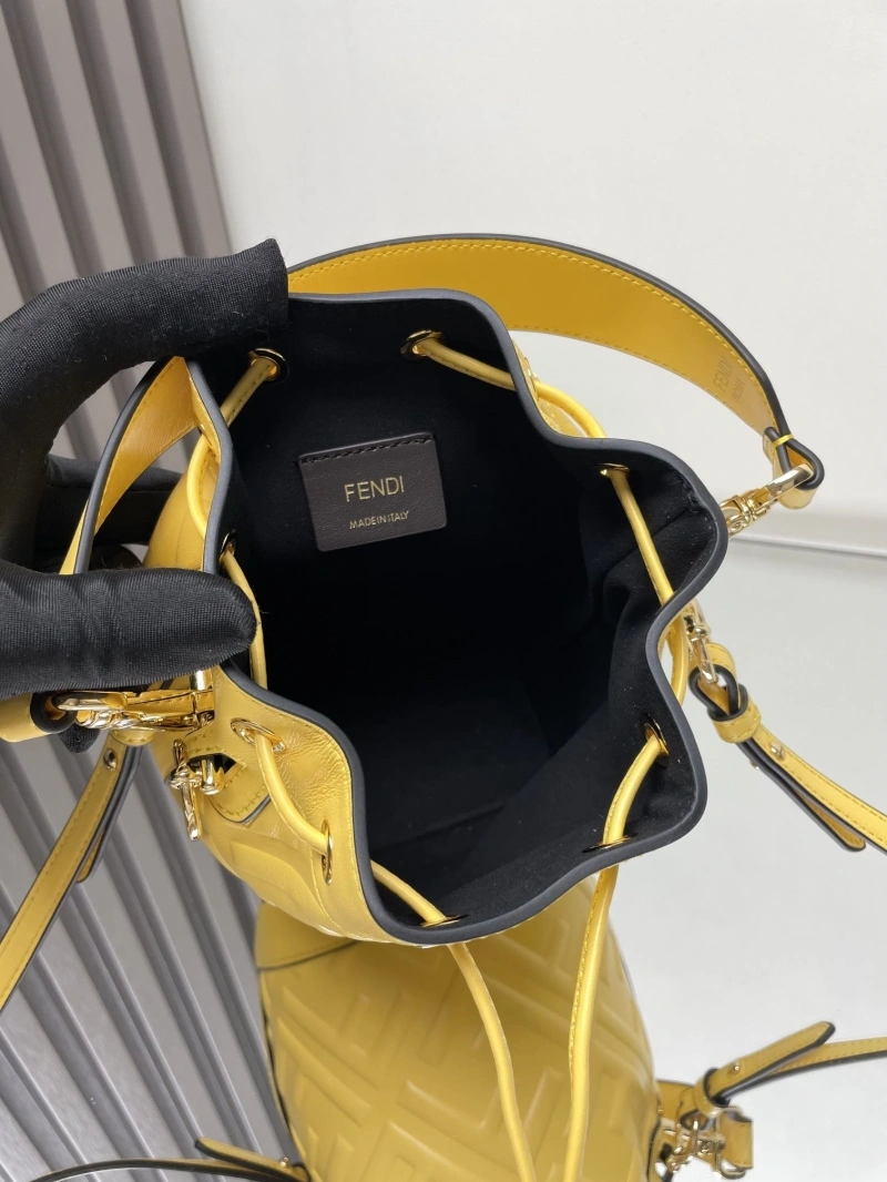 F**di bucket bags 4370-0583