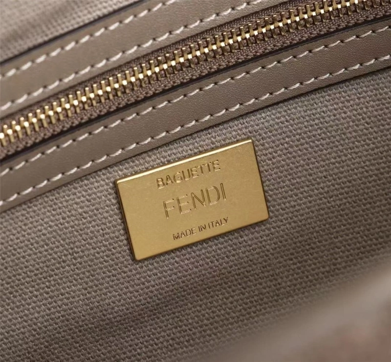 F**di baguette bags 4370-0640