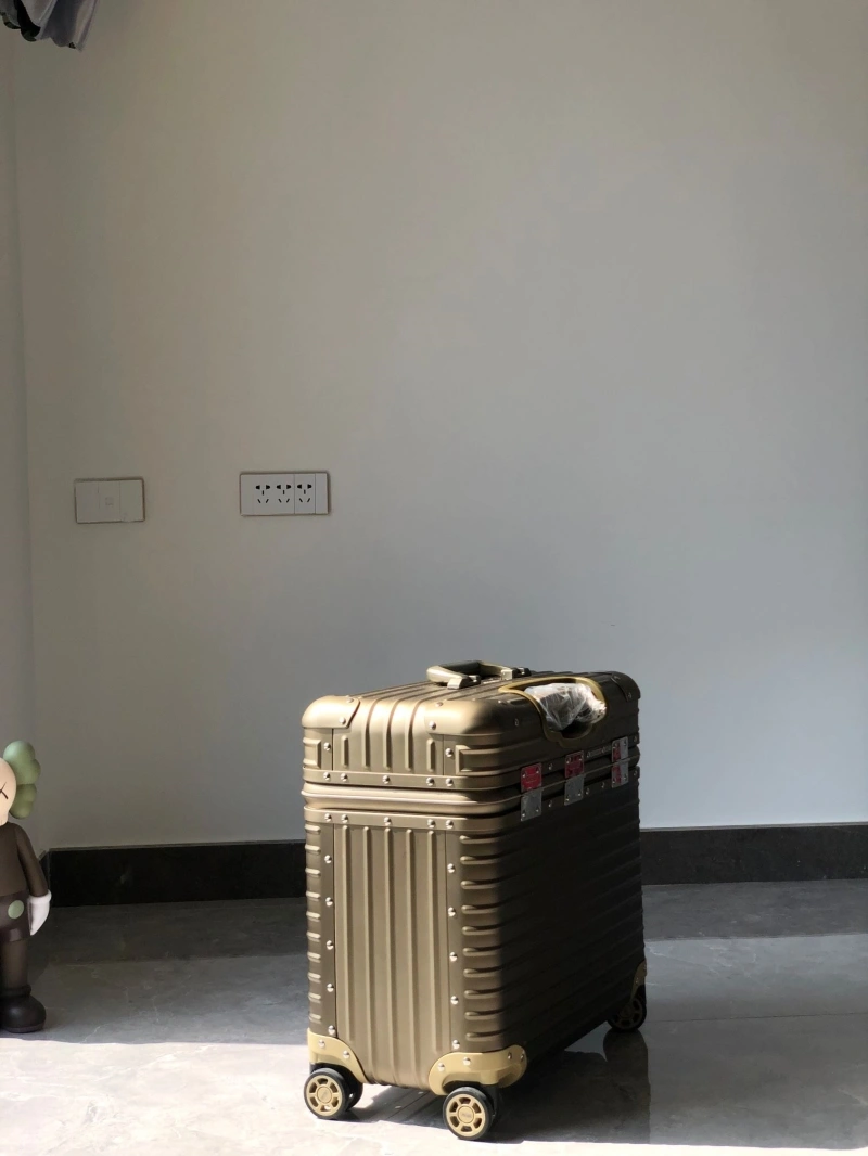 R1m0wa suitcase 4461-0087