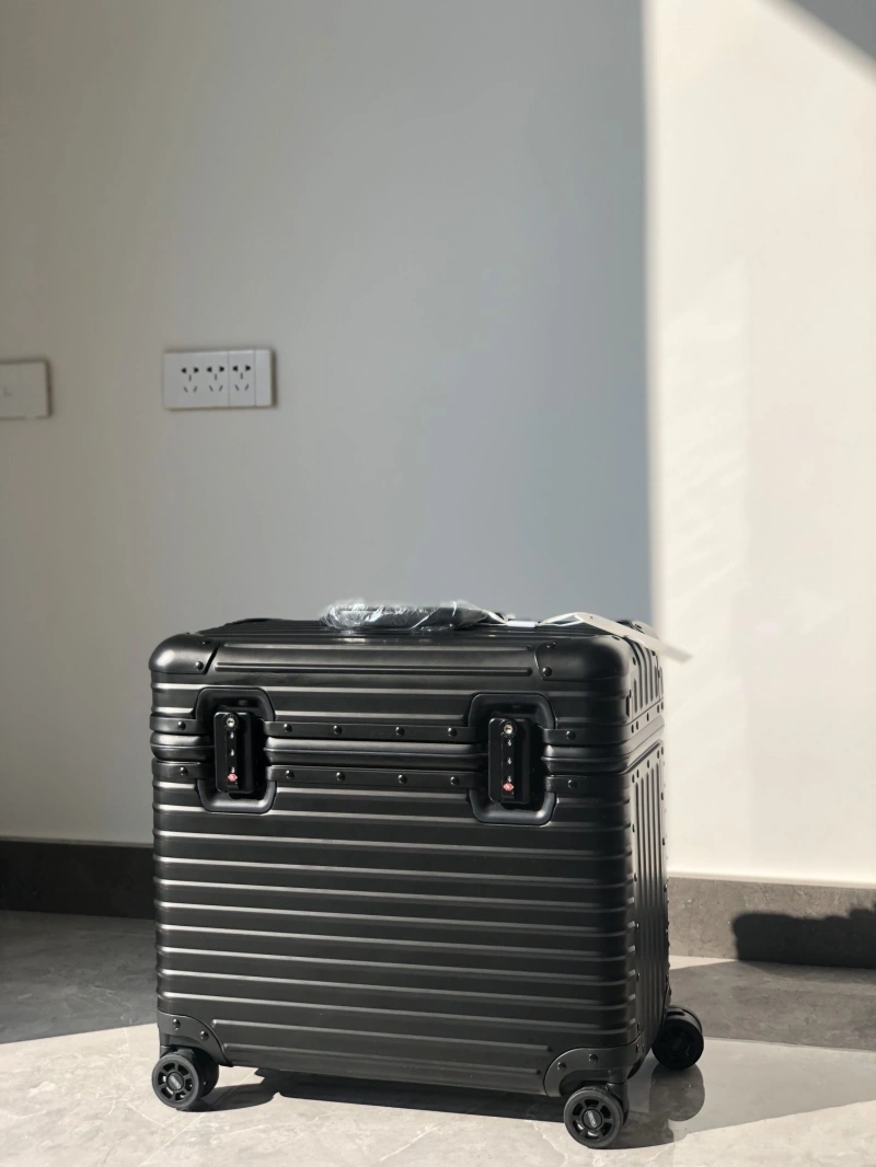R1m0wa suitcase 4461-0088