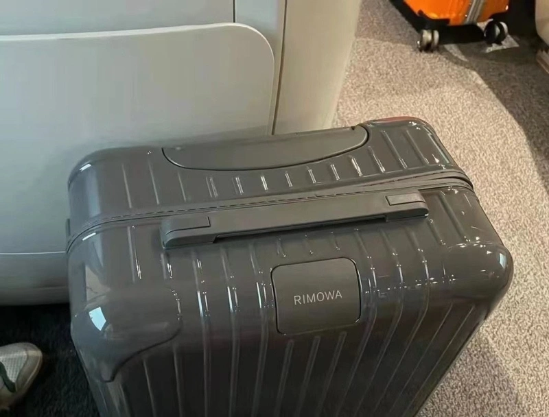 R1m0wa suitcase 4461-0166