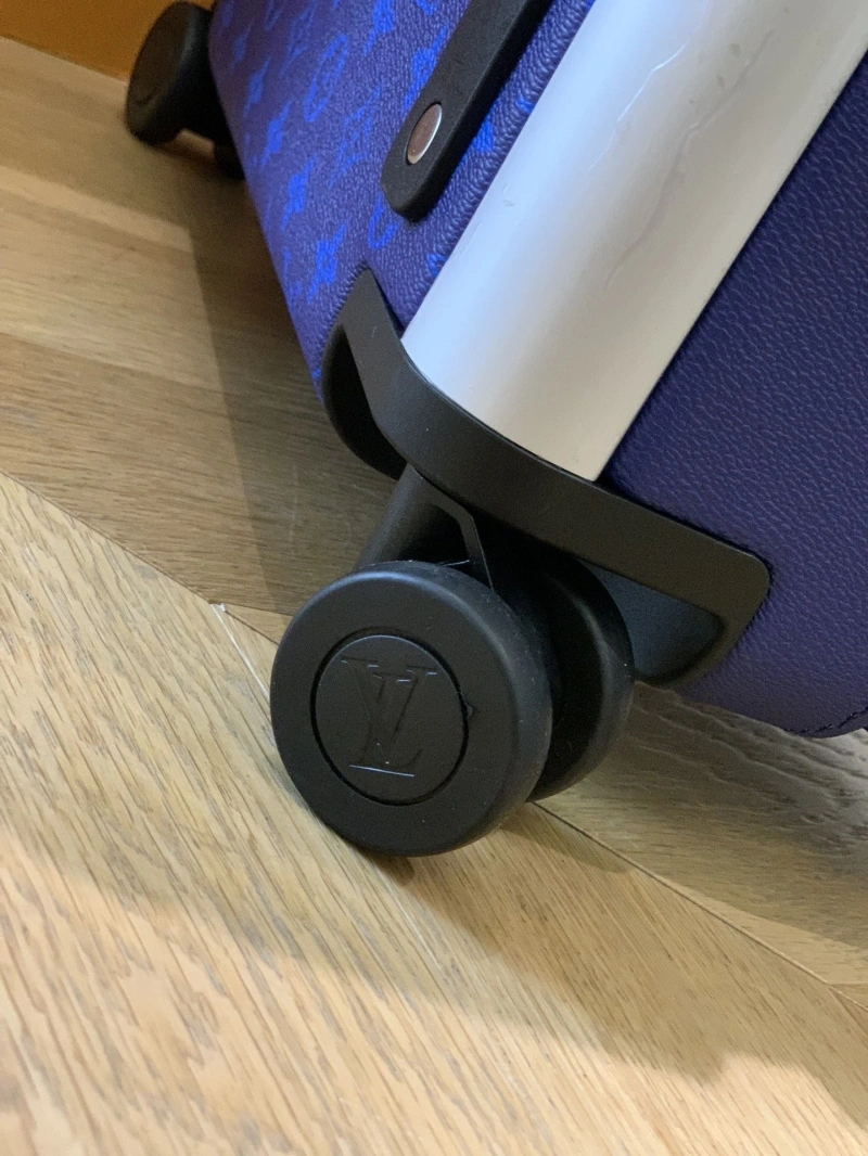 LV Suitcase 4461-0172
