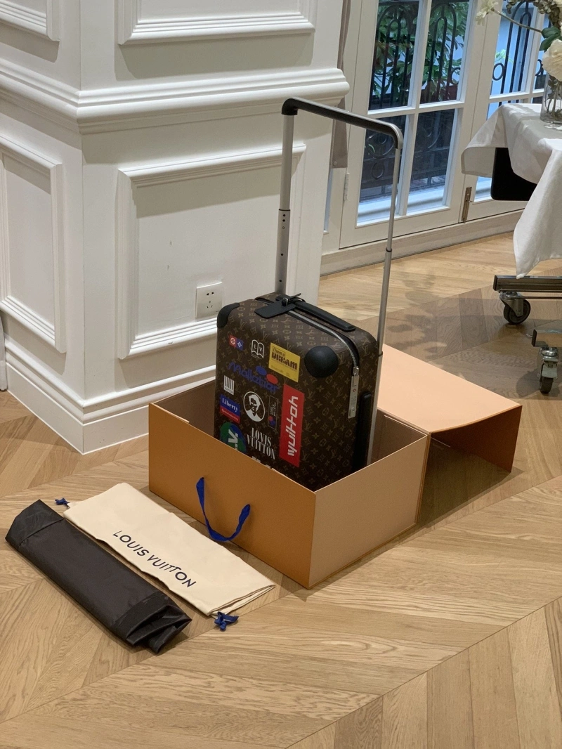 LV Suitcase 4461-0186