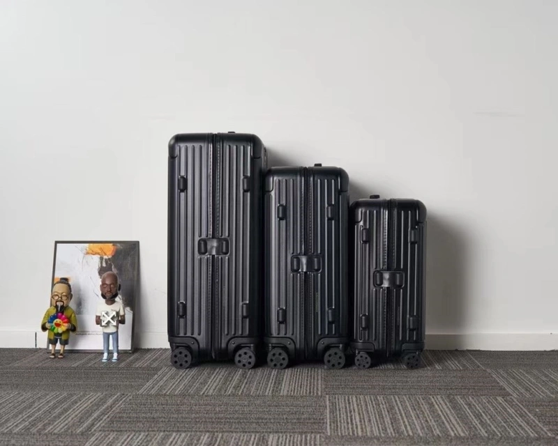 R1m0wa suitcase 4461-0284