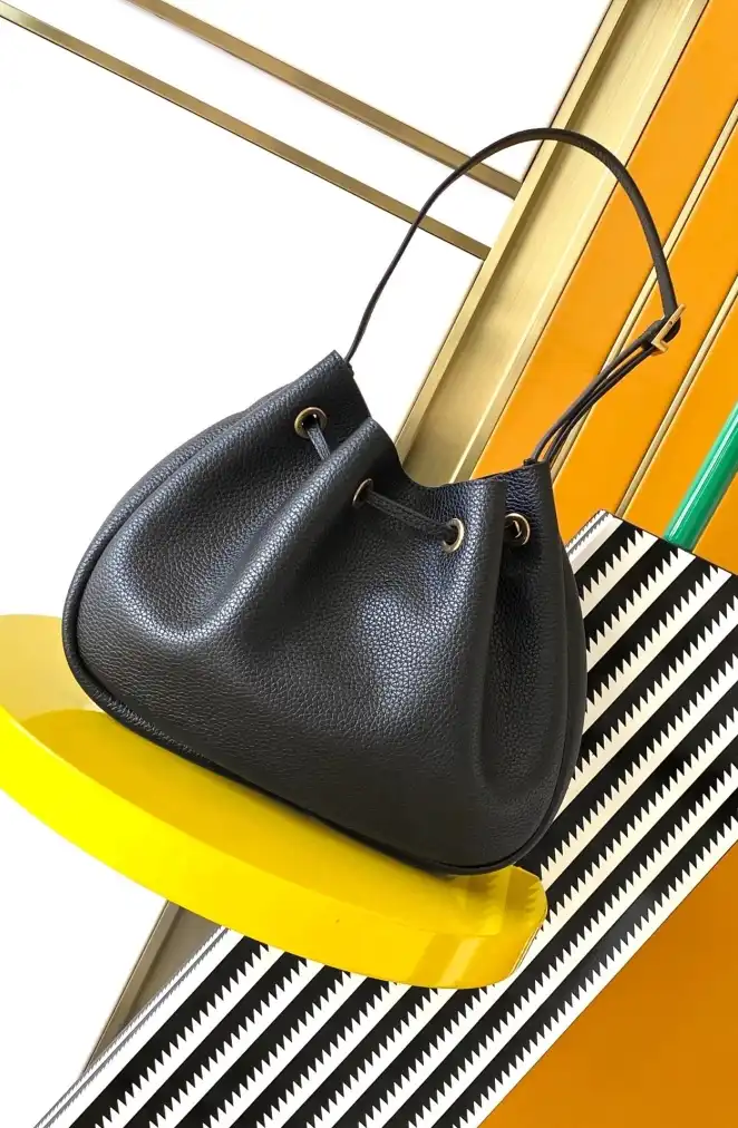Gvc*1 top handle bags 4837a-0032