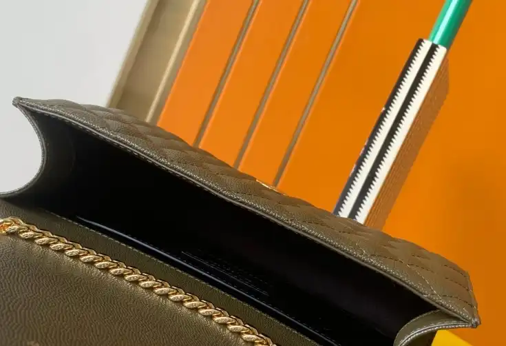 Gvc*1 satchel bags 4837a-0047