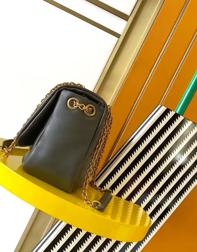 Gvc*1 top handle bags 4837a-0068